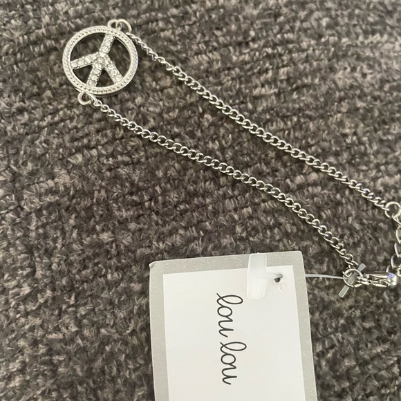 Lou Lou Jewelry - Lou Lou silver peace sign bracelet